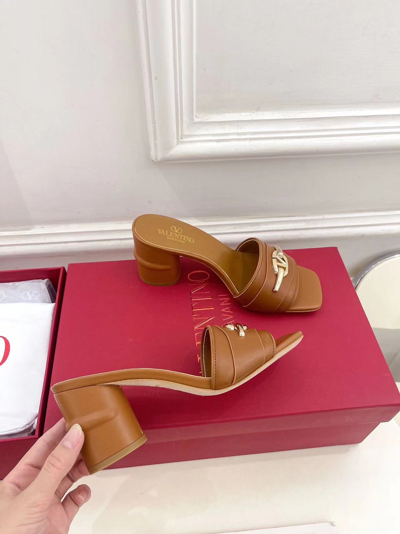 VALENT1NO 高品質牛革ハイヒール【50％割引+送料無料】