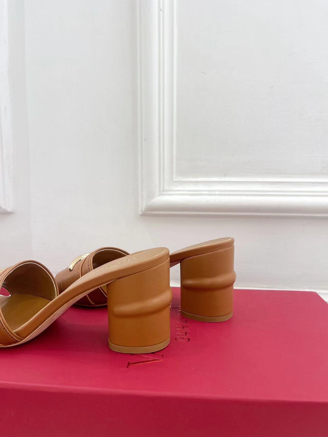 VALENT1NO 高品質牛革ハイヒール【50％割引+送料無料】