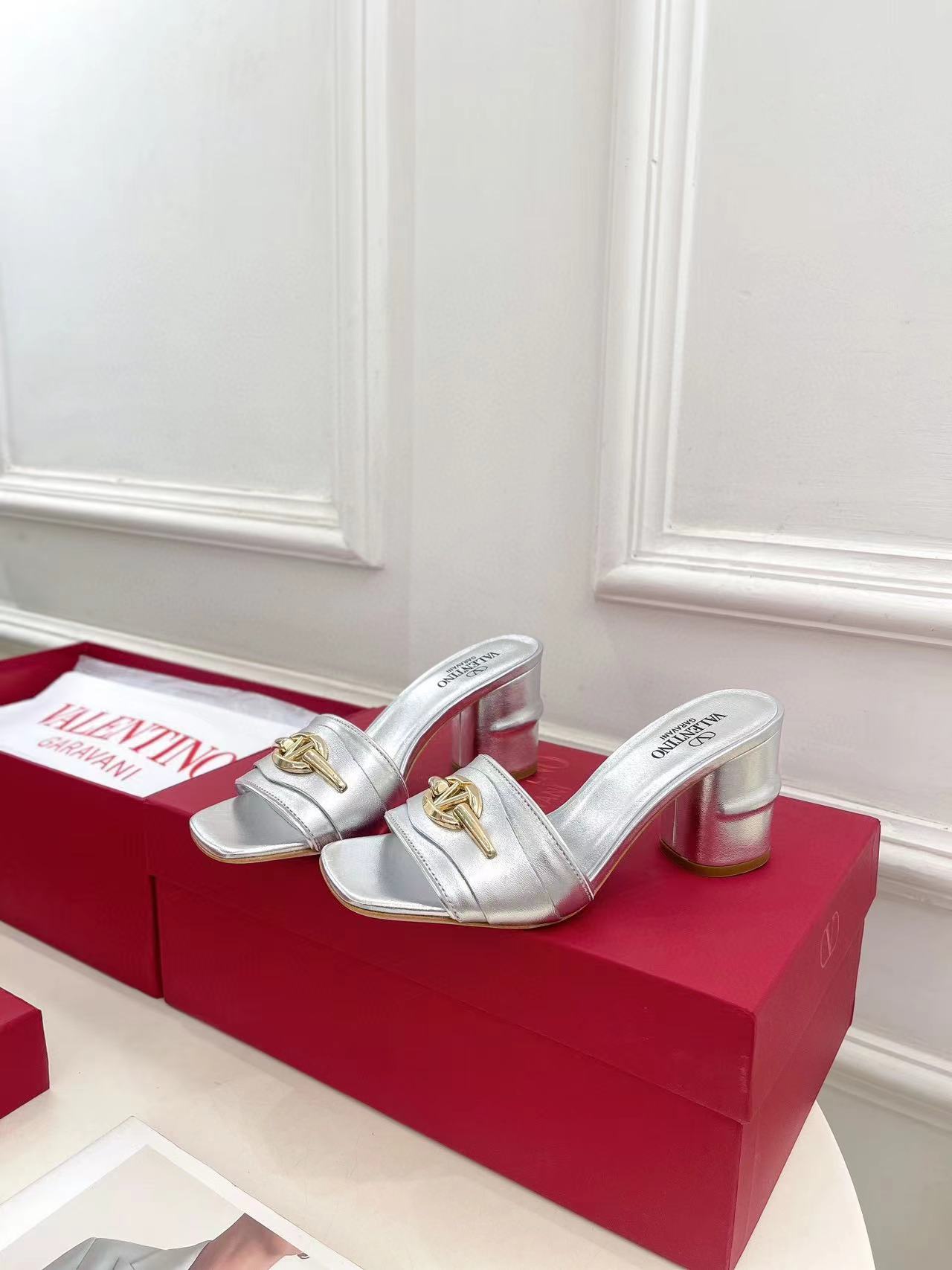 VALENT1NO 高品質牛革ハイヒール【50％割引+送料無料】