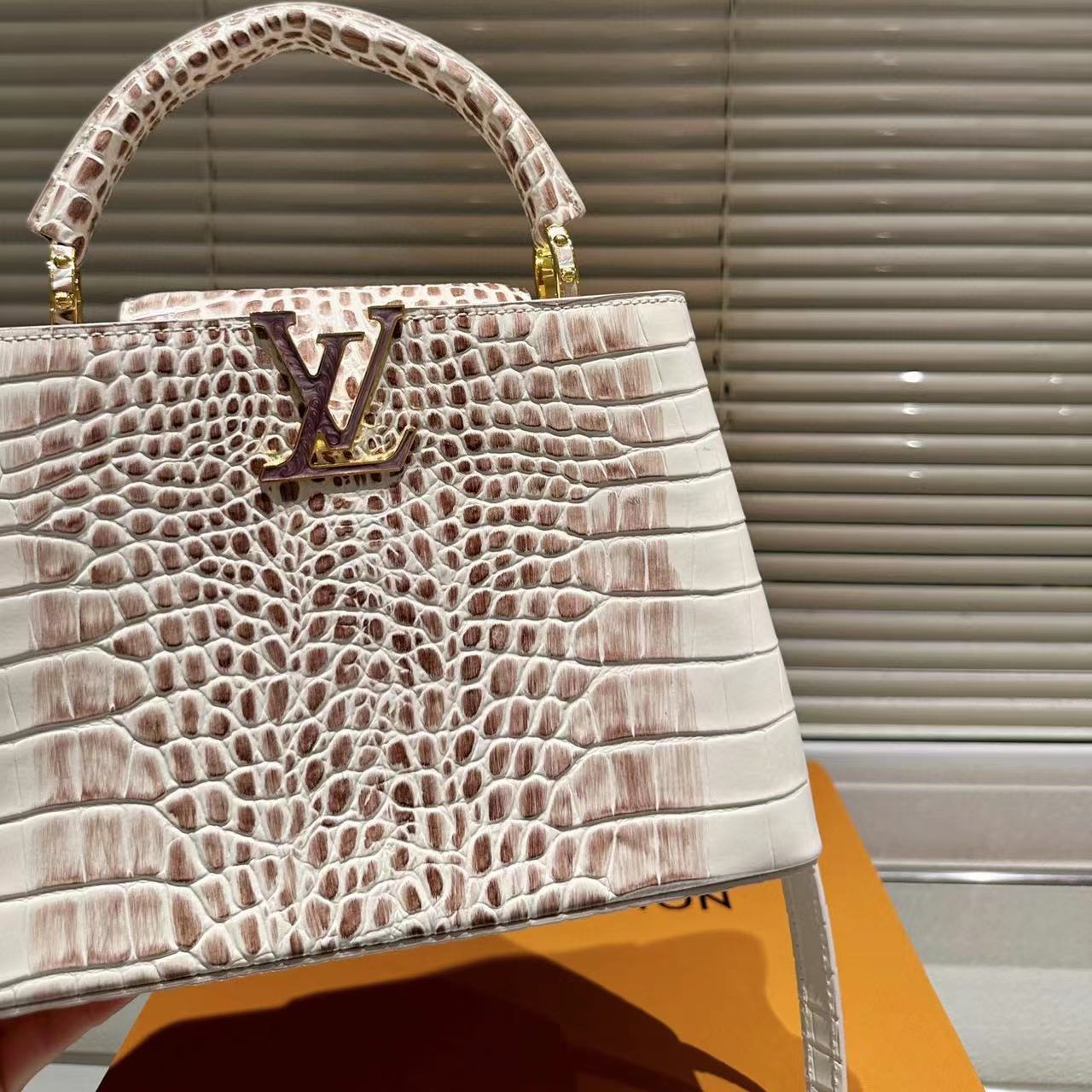 LV クロコダイル柄 ハンドバッグ【50％割引+送料無料】