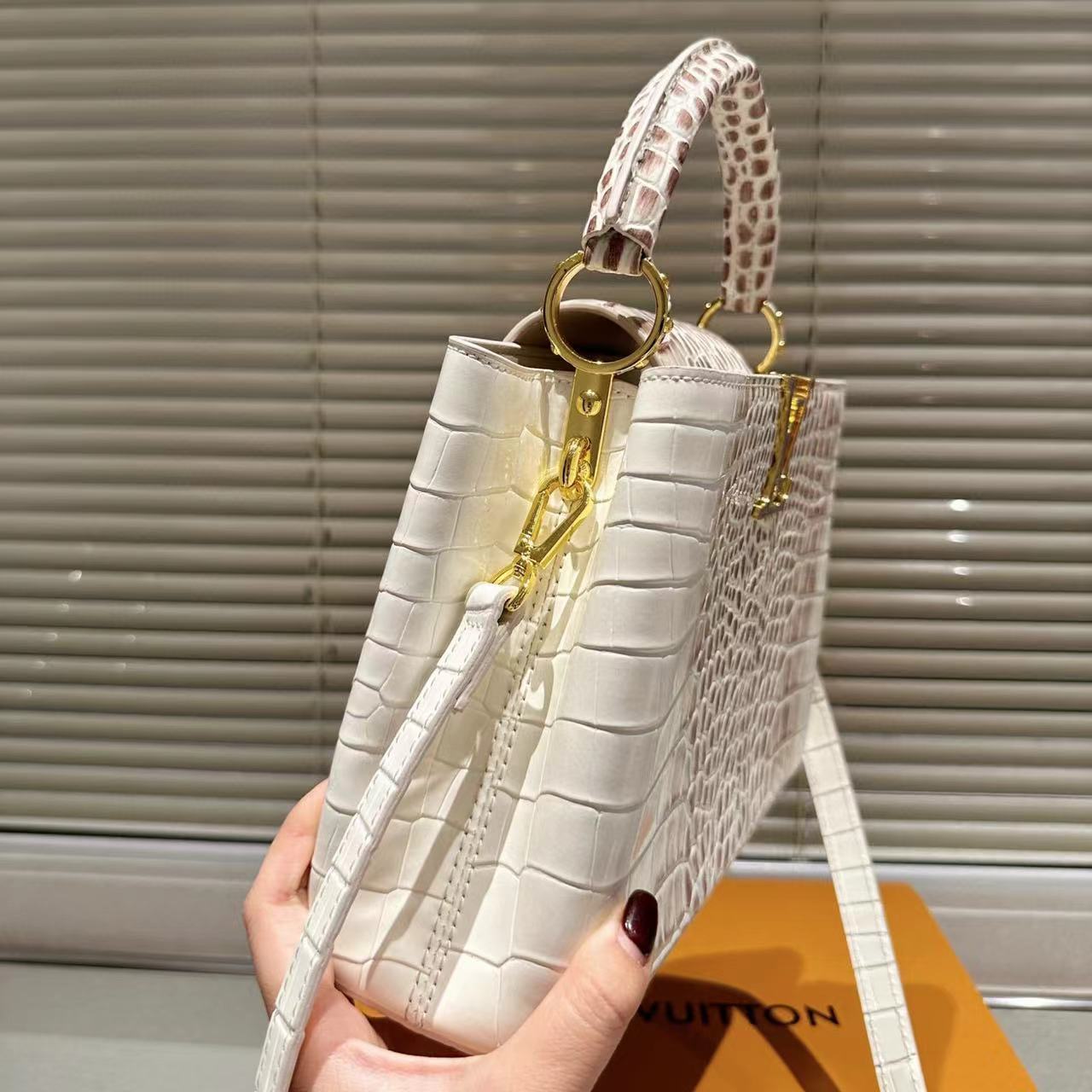 LV クロコダイル柄 ハンドバッグ【50％割引+送料無料】