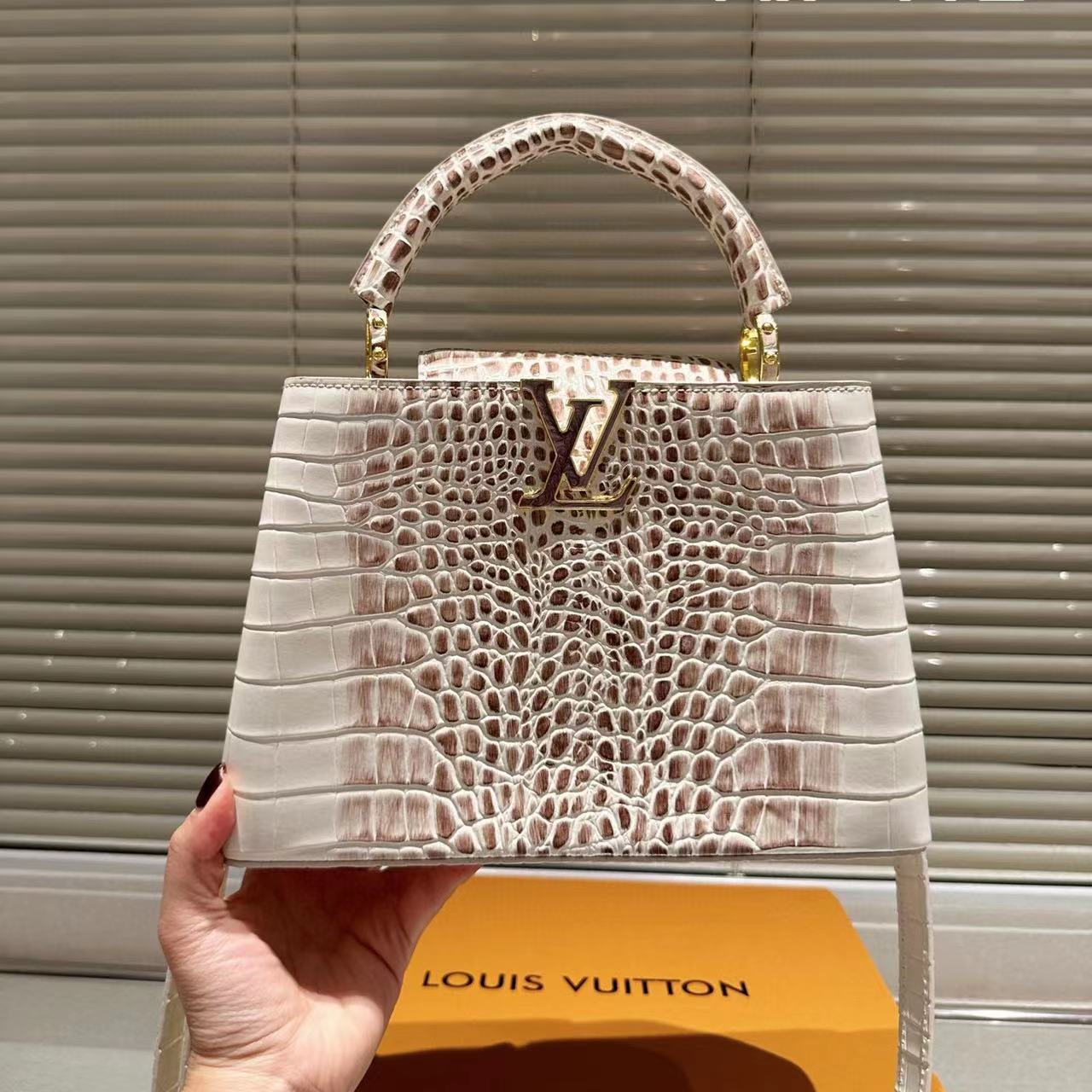 LV クロコダイル柄 ハンドバッグ【50％割引+送料無料】