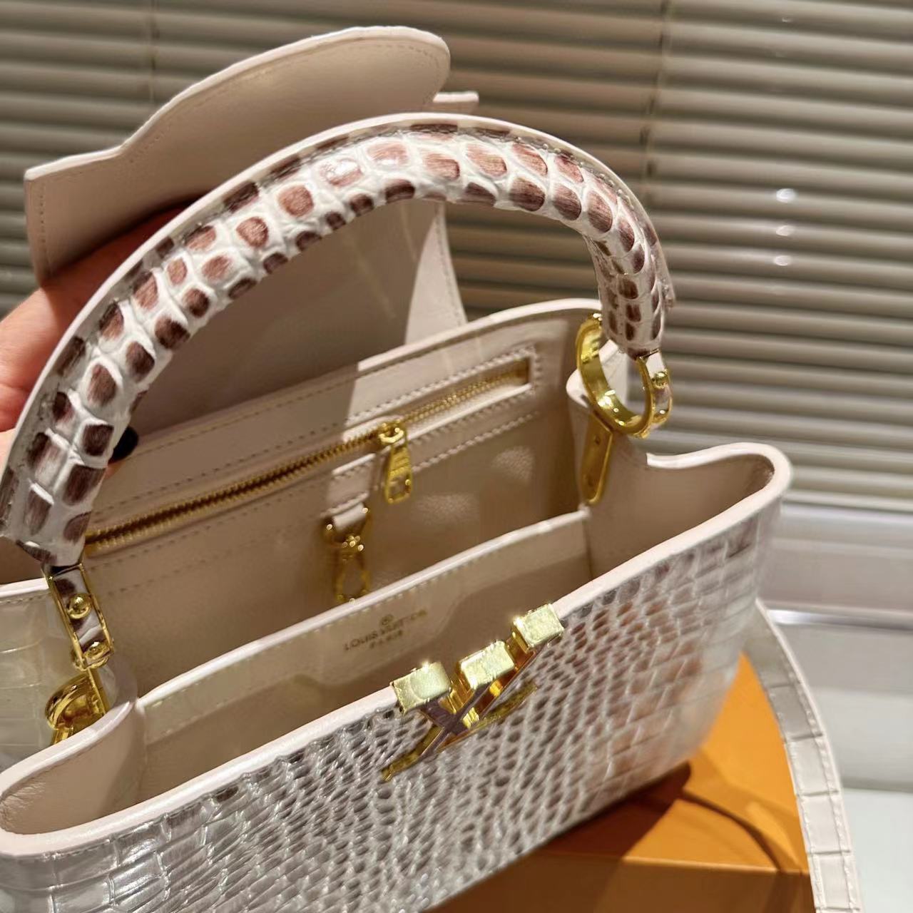 LV クロコダイル柄 ハンドバッグ【50％割引+送料無料】