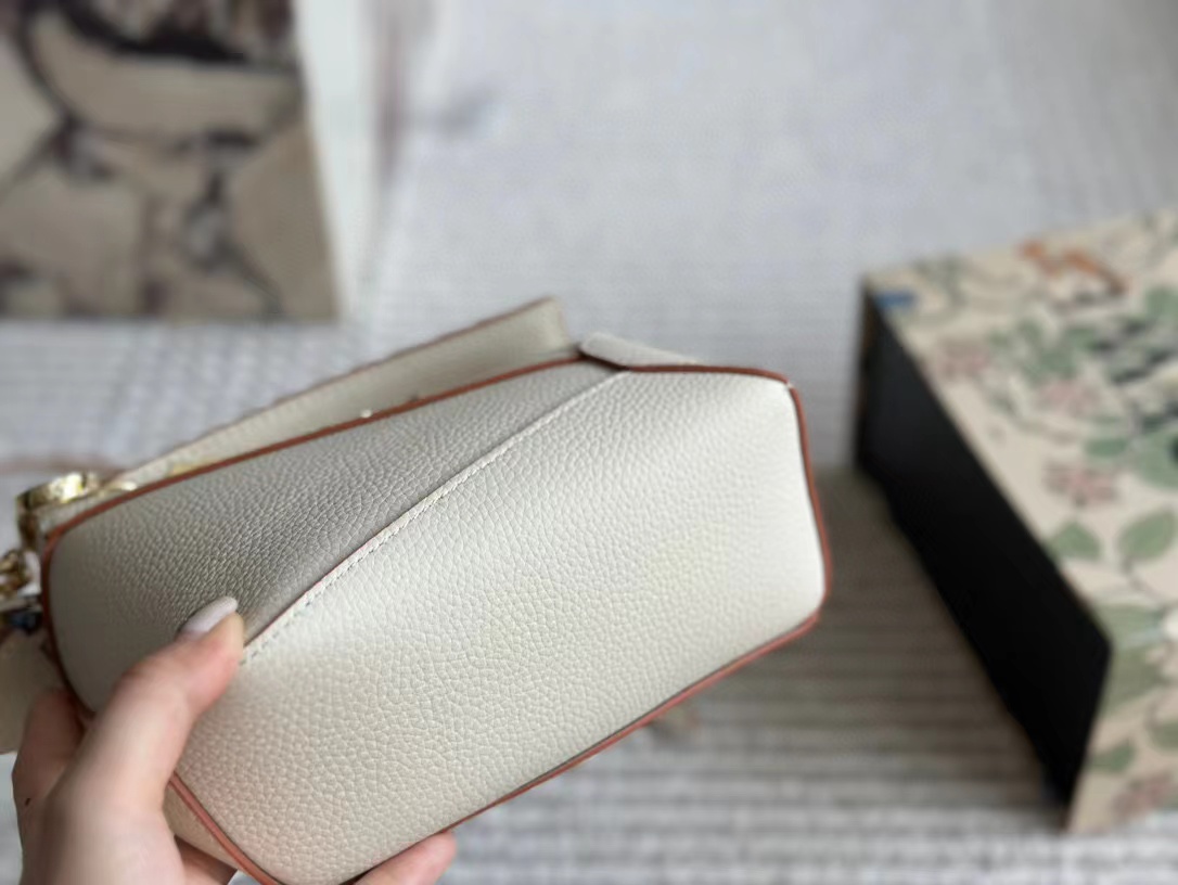 L0WEW チェーンハンドバッグ【50％割引+送料無料】