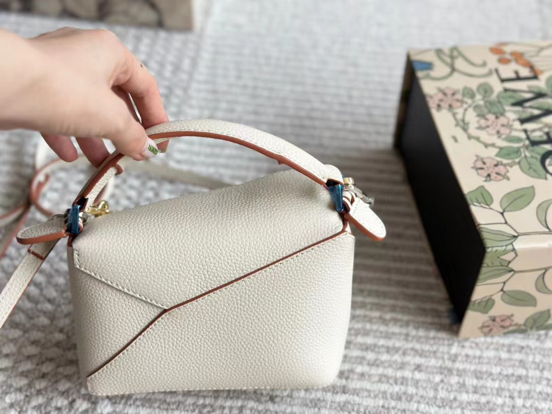 L0WEW チェーンハンドバッグ【50％割引+送料無料】