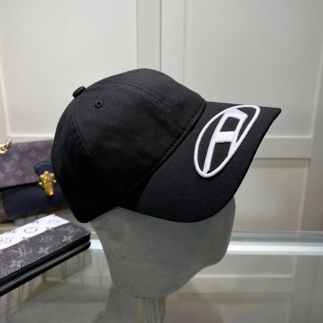 DIESEL シンプルロゴ ベースボールキャップ【50％割引+送料無料】