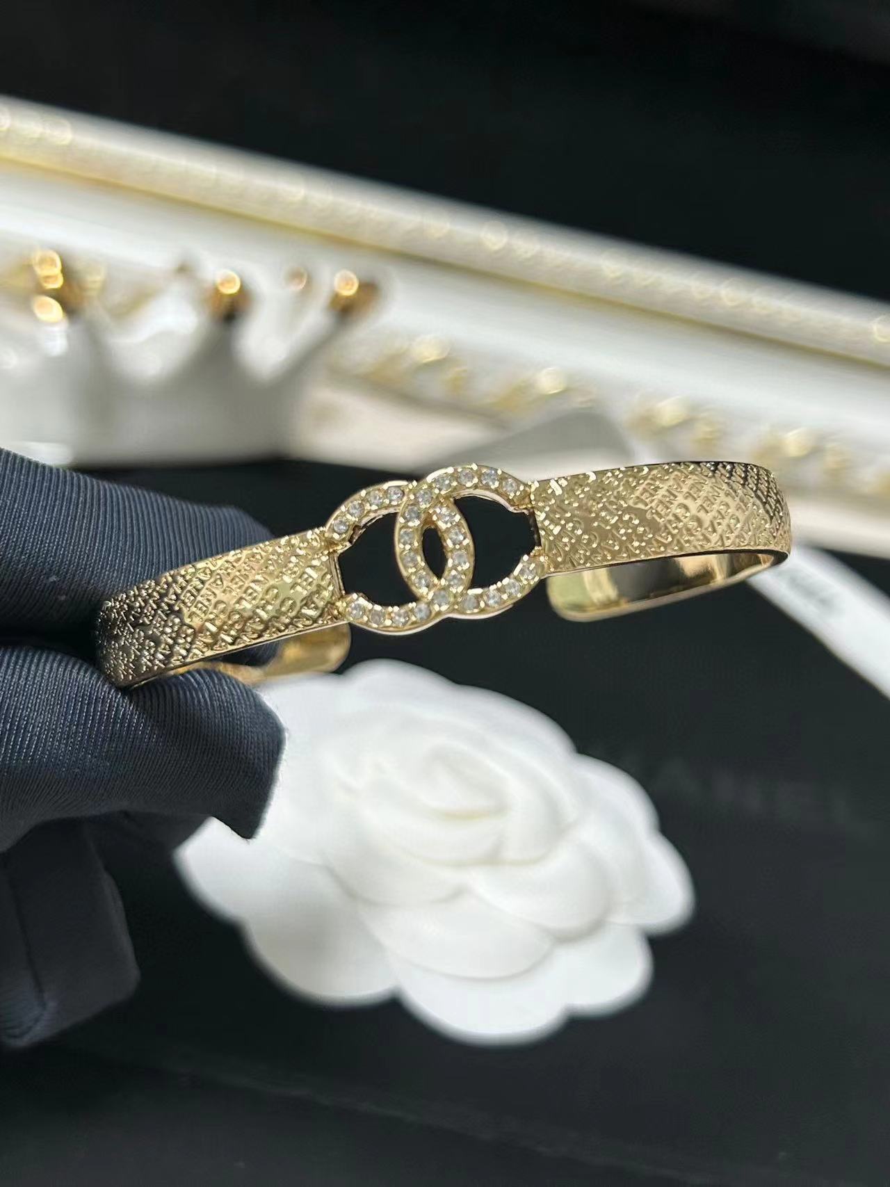 CHANE1 ハーフサークル ダブルC ブレスレット【50％割引+送料無料】