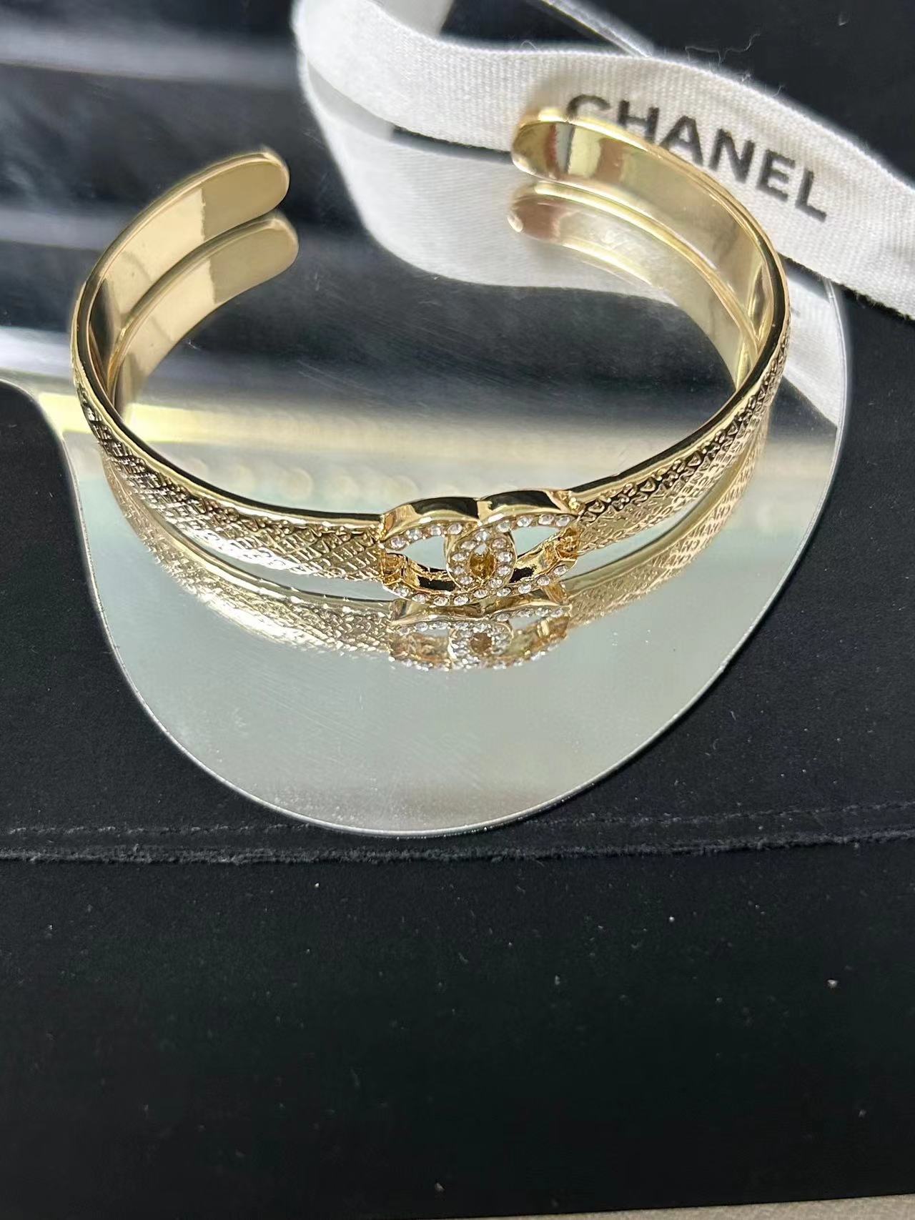 CHANE1 ハーフサークル ダブルC ブレスレット【50％割引+送料無料】