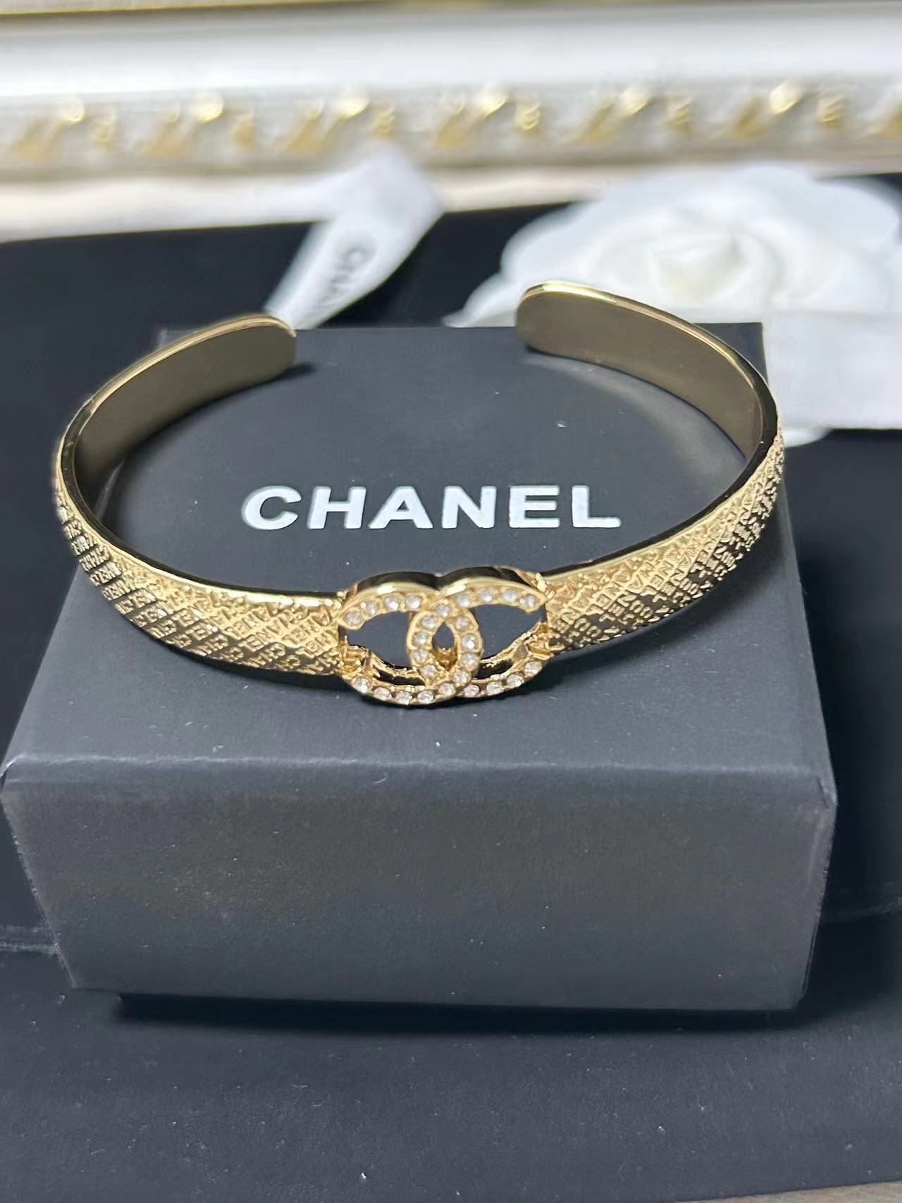 CHANE1 ハーフサークル ダブルC ブレスレット【50％割引+送料無料】