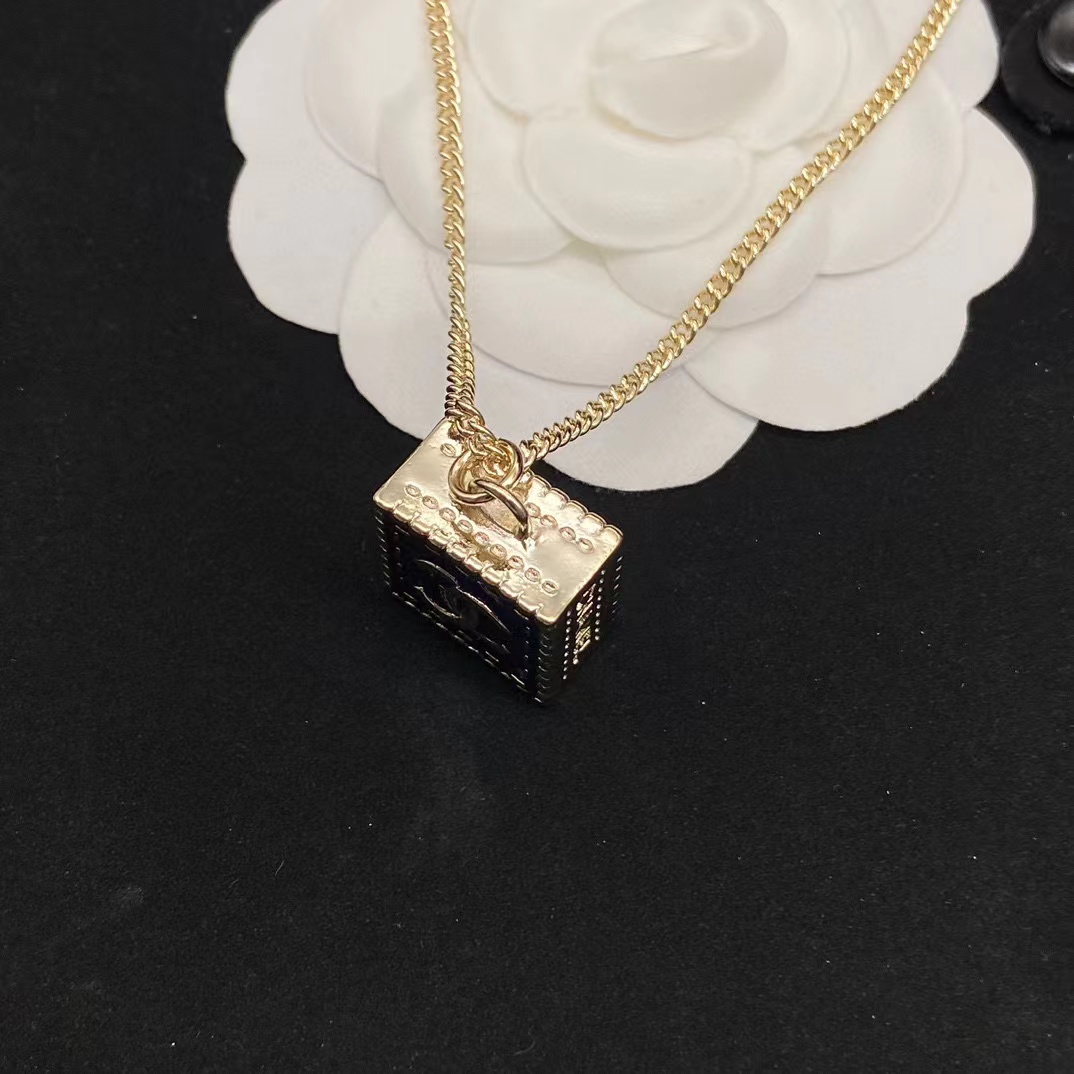 CHANE1 ブルー スクエア ダブル C ネックレス【50％割引+送料無料】