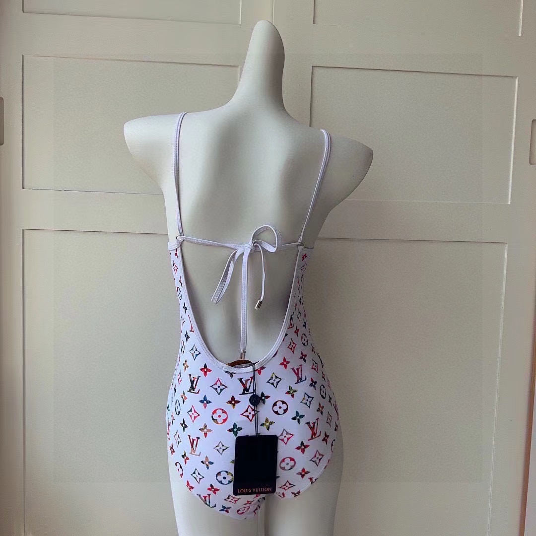 LVワンピースプリント水着【50％割引+送料無料】