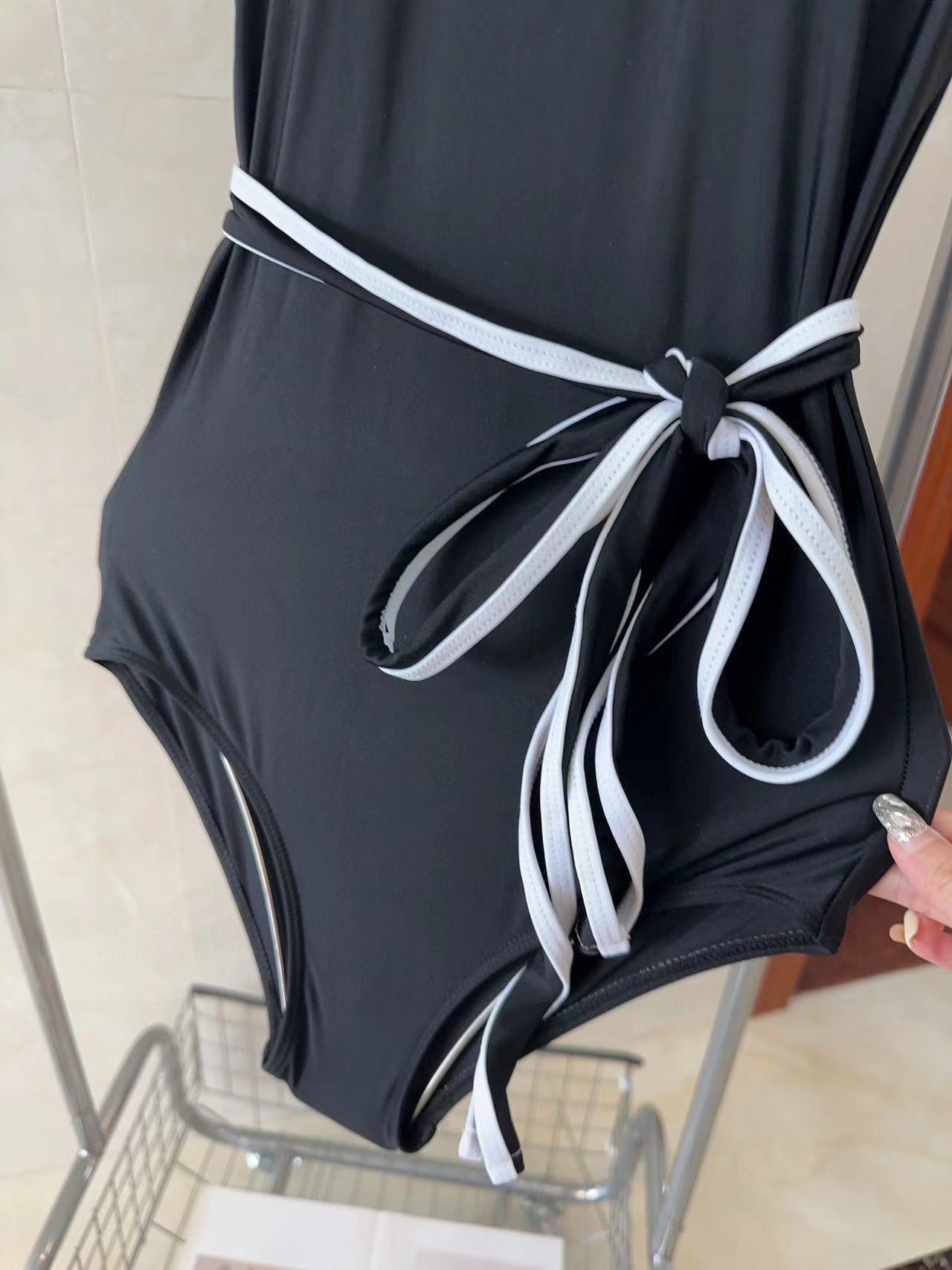 CEL1NE 刺繍ロゴワンピース水着【50％割引+送料無料】