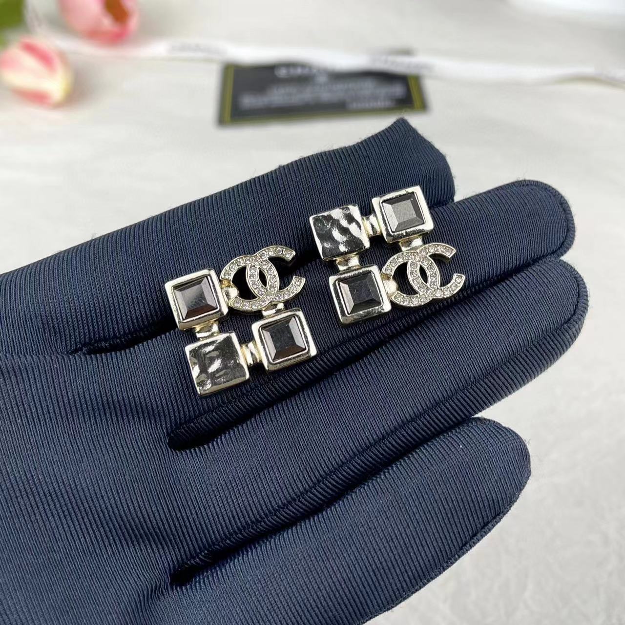 CHANE1 立体スクエアピアス【 50％割引+送料無料】