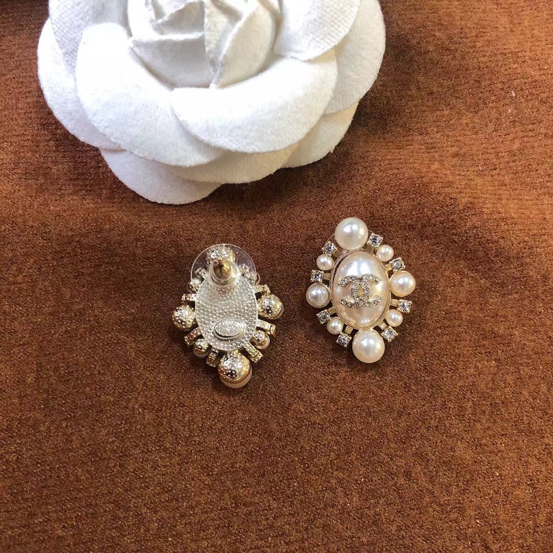 CHANE1 パールスタッドピアス【 50％割引+送料無料】