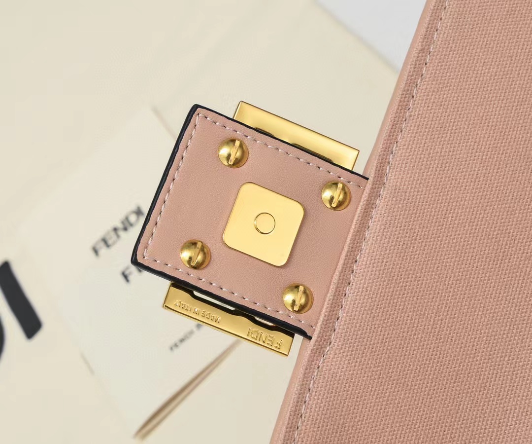 FEND1 チェーンダブルFF 立体刺繍脇下バッグ【 50％割引+送料無料】