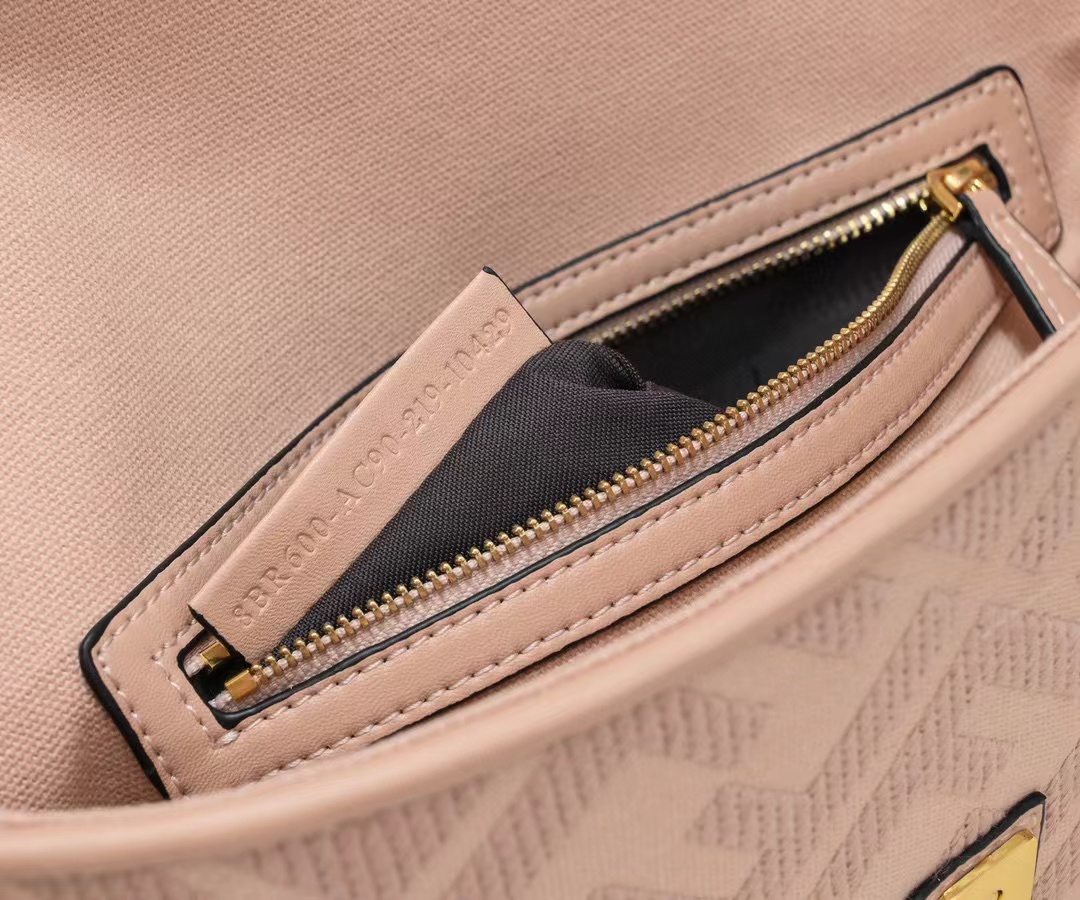 FEND1 チェーンダブルFF 立体刺繍脇下バッグ【 50％割引+送料無料】