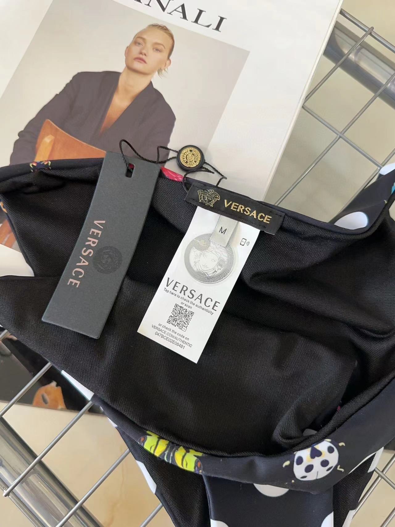 VERSACE ポルカドット ワンピース水着【50％割引+送料無料】