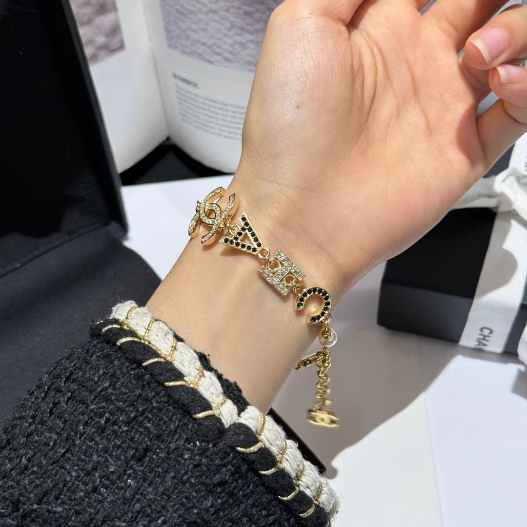 CHANE1 ロゴレター ダイヤモンド ブレスレット【50％割引+送料無料】