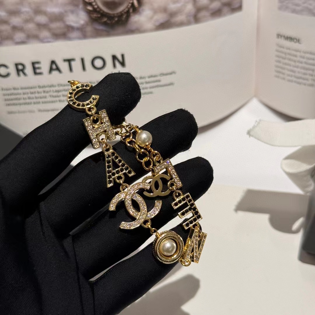 CHANE1 ロゴレター ダイヤモンド ブレスレット【50％割引+送料無料】