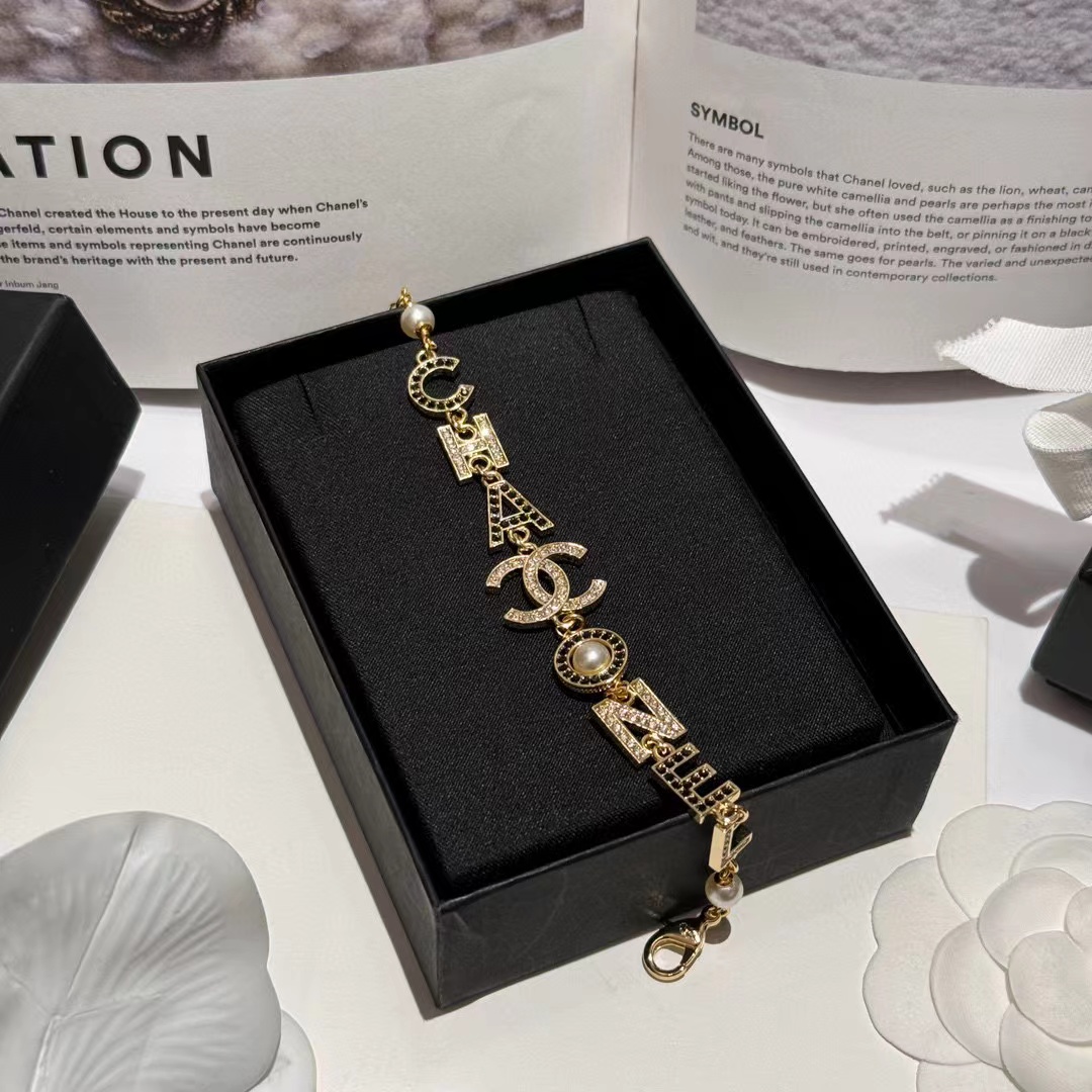 CHANE1 ロゴレター ダイヤモンド ブレスレット【50％割引+送料無料】