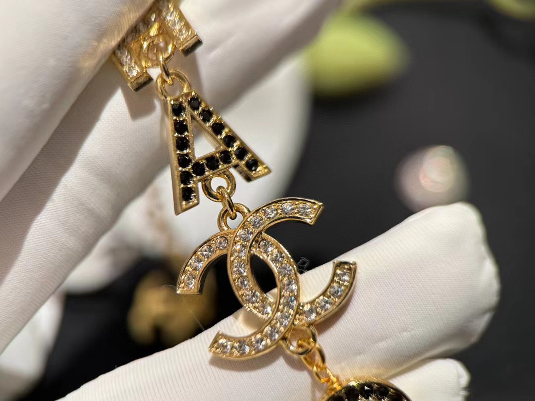 CHANE1 ロゴレター ダイヤモンド ブレスレット【50％割引+送料無料】