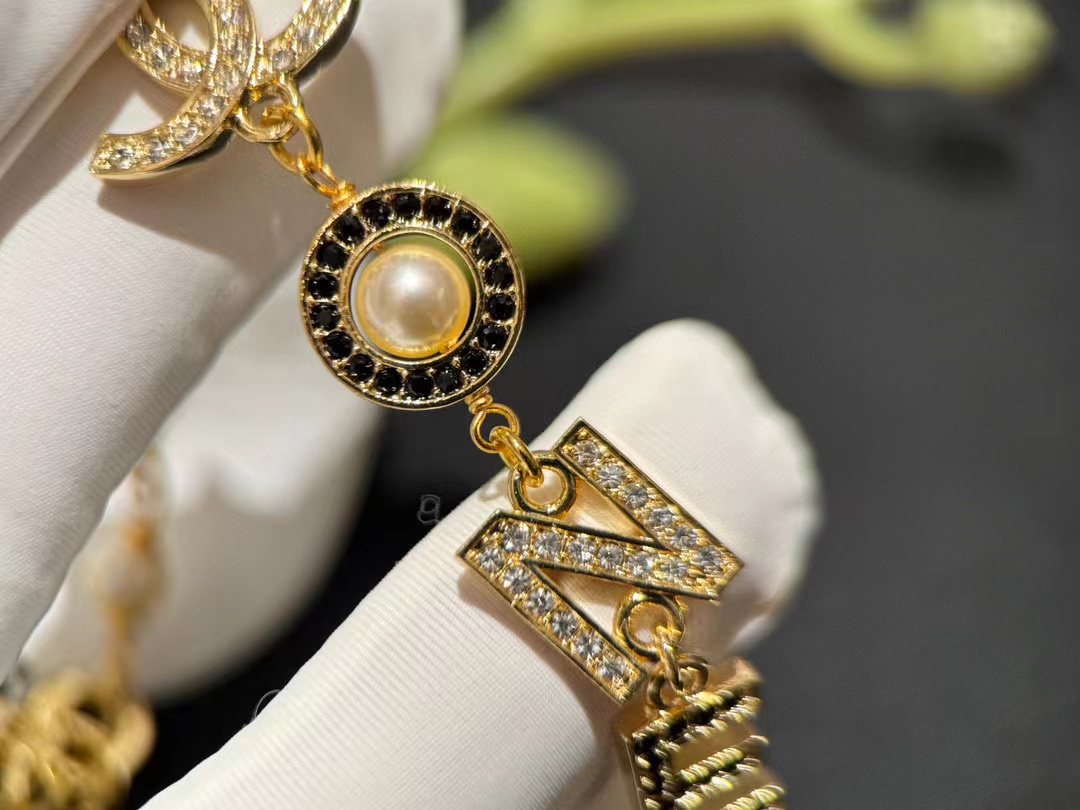 CHANE1 ロゴレター ダイヤモンド ブレスレット【50％割引+送料無料】