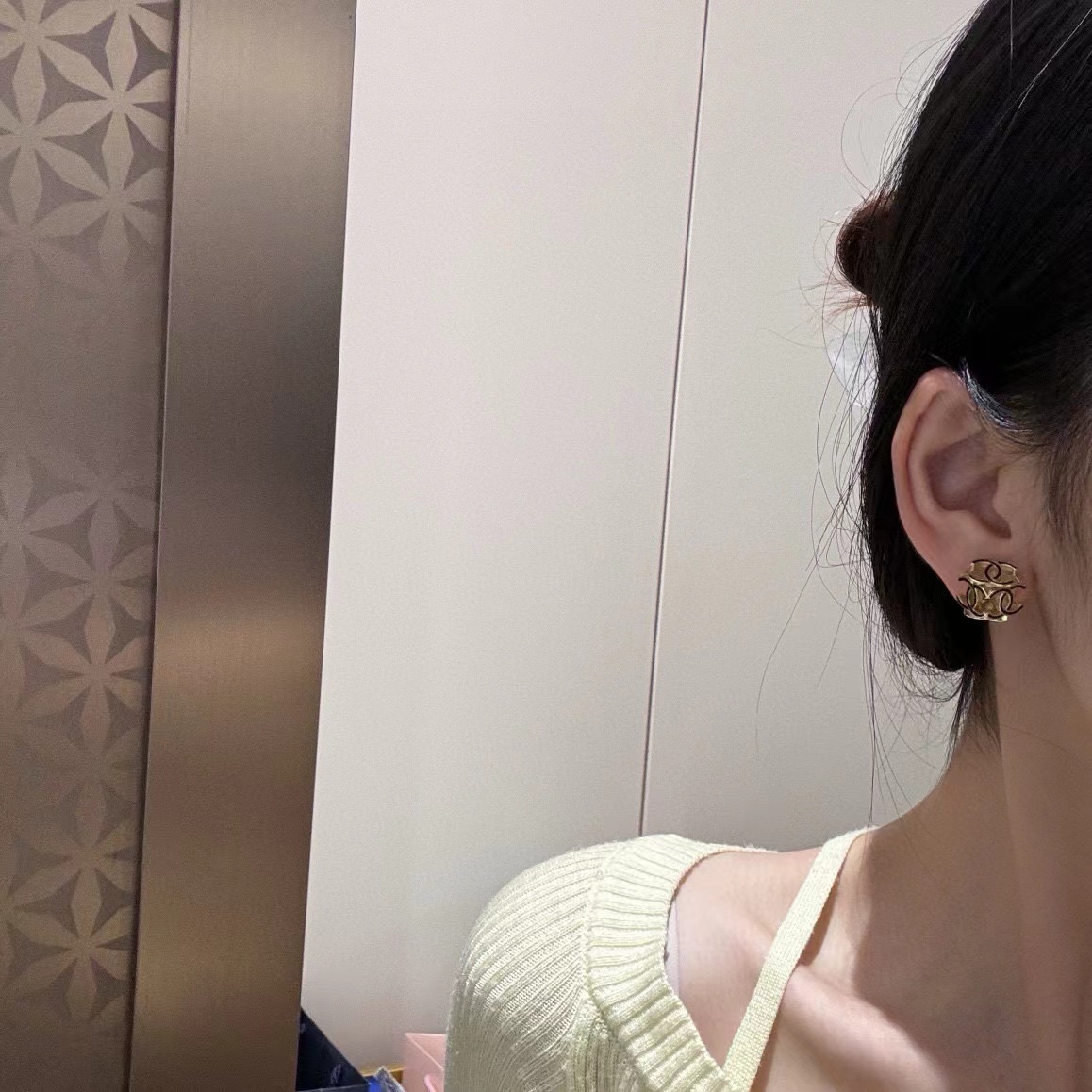 CHANE1 エナメルロゴ イヤリング【50％割引+送料無料】