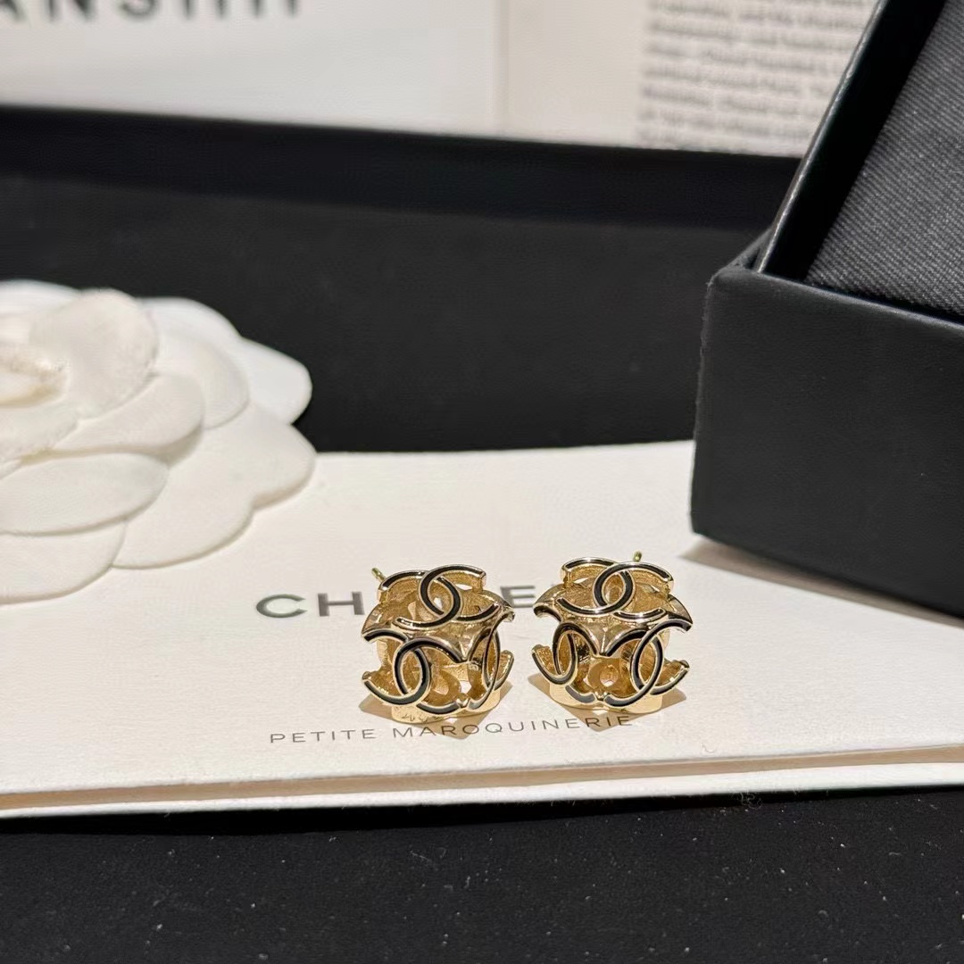 CHANE1 エナメルロゴ イヤリング【50％割引+送料無料】