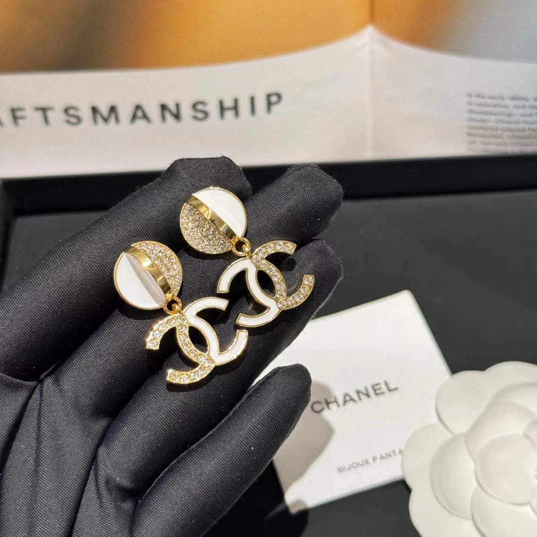 CHANE1 エナメル ハーフダイヤモンド ピアス【50％割引+送料無料】