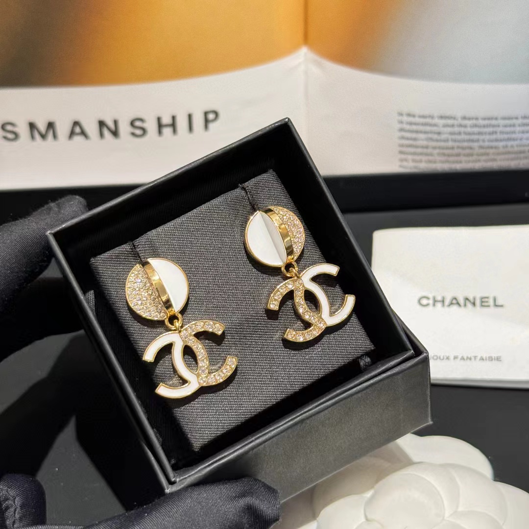 CHANE1 エナメル ハーフダイヤモンド ピアス【50％割引+送料無料】