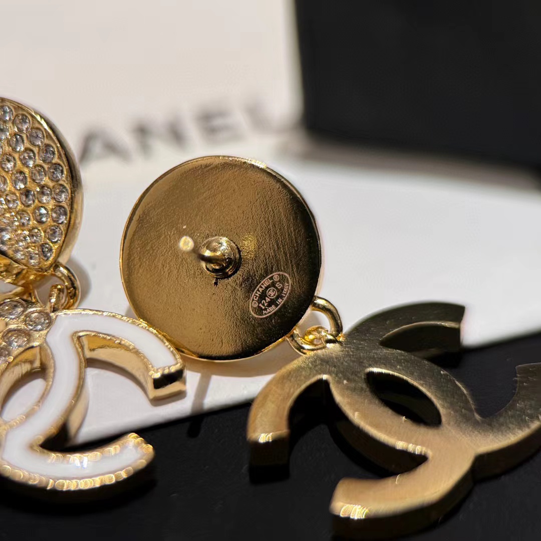 CHANE1 エナメル ハーフダイヤモンド ピアス【50％割引+送料無料】