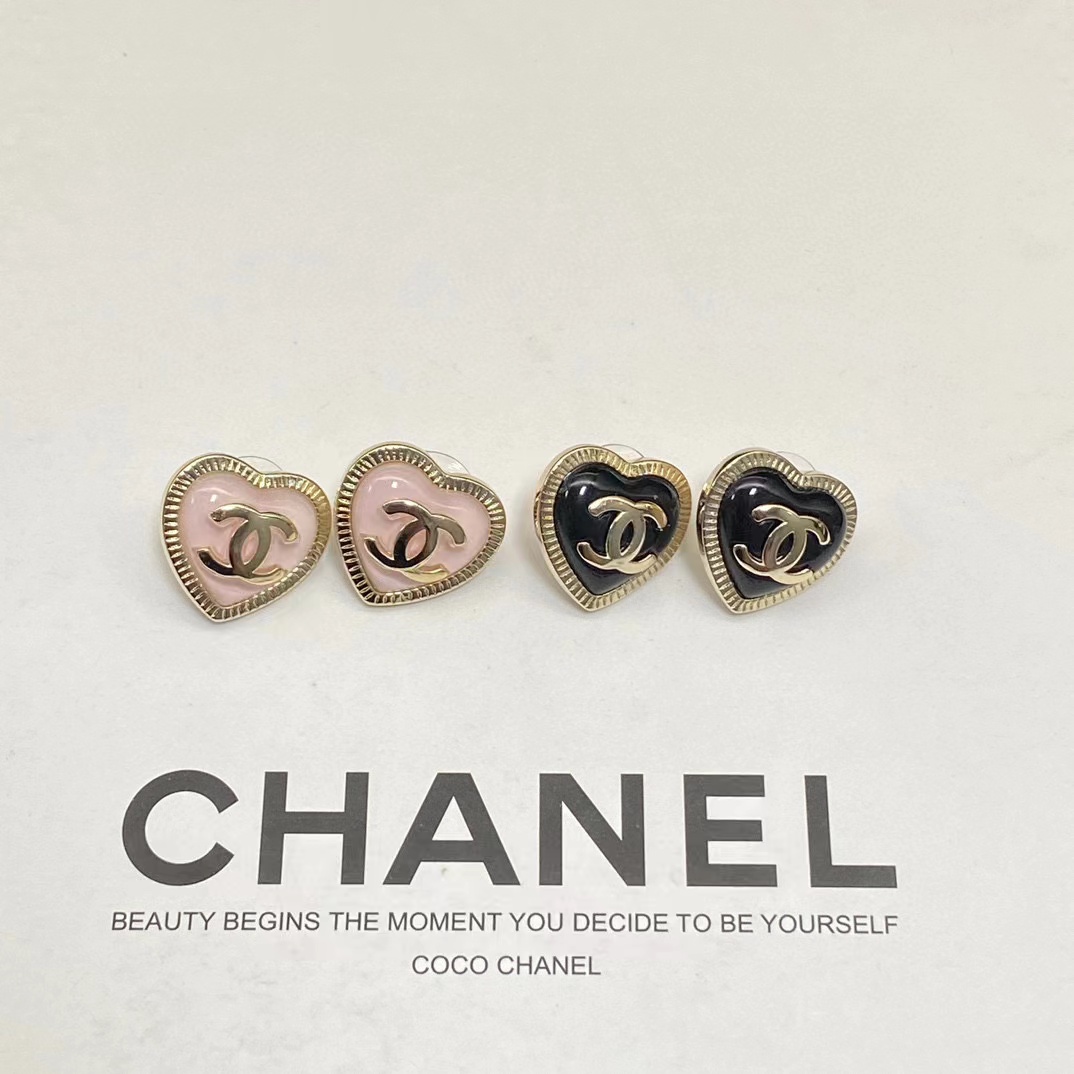 CHANE1 ハートテクスチャー ダブルC スタッドピアス【50％割引+送料無料】