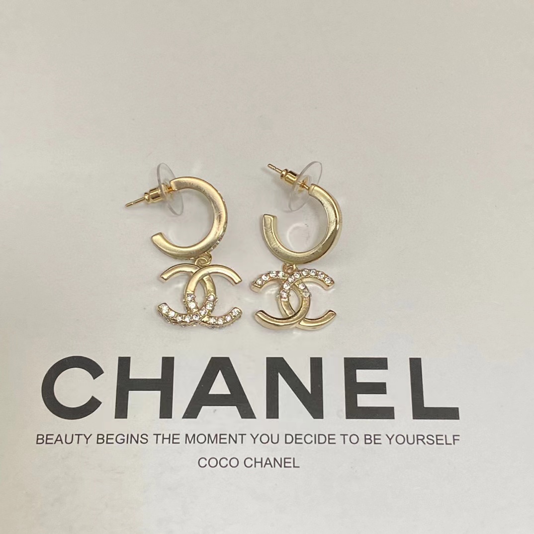 CHANE1 ダブルC ハーフダイヤモンド ピアス【50％割引+送料無料】