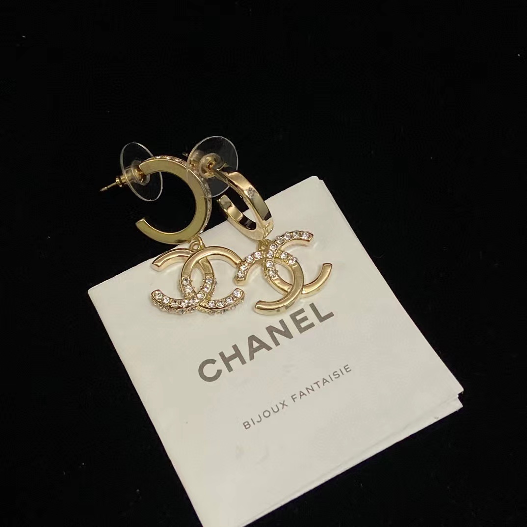 CHANE1 ダブルC ハーフダイヤモンド ピアス【50％割引+送料無料】