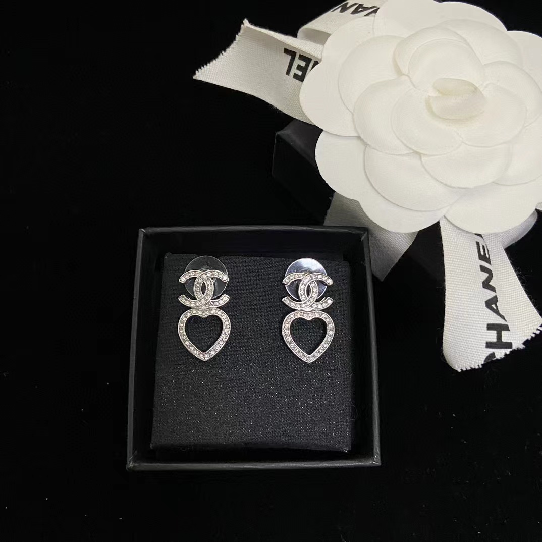 CHANE1 ホローハート ダブルC スタッドピアス【50％割引+送料無料】