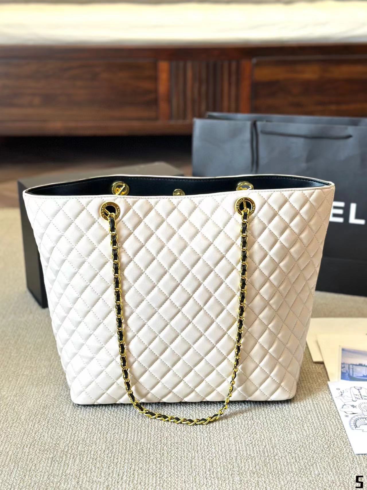 CHANE1 ダブルCチェーンショッピングバッグ【50％割引+送料無料】