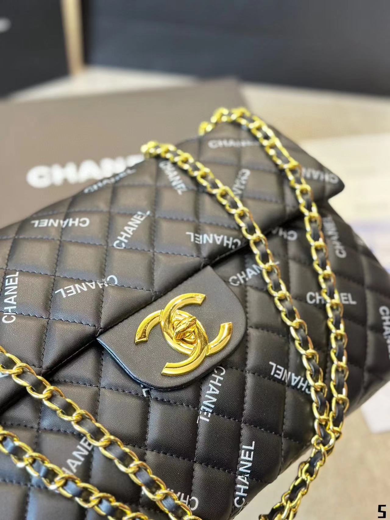 CHANE1 ブラック ゴールド レター チェーン ショルダー クロスボディバッグ【50％割引+送料無料】