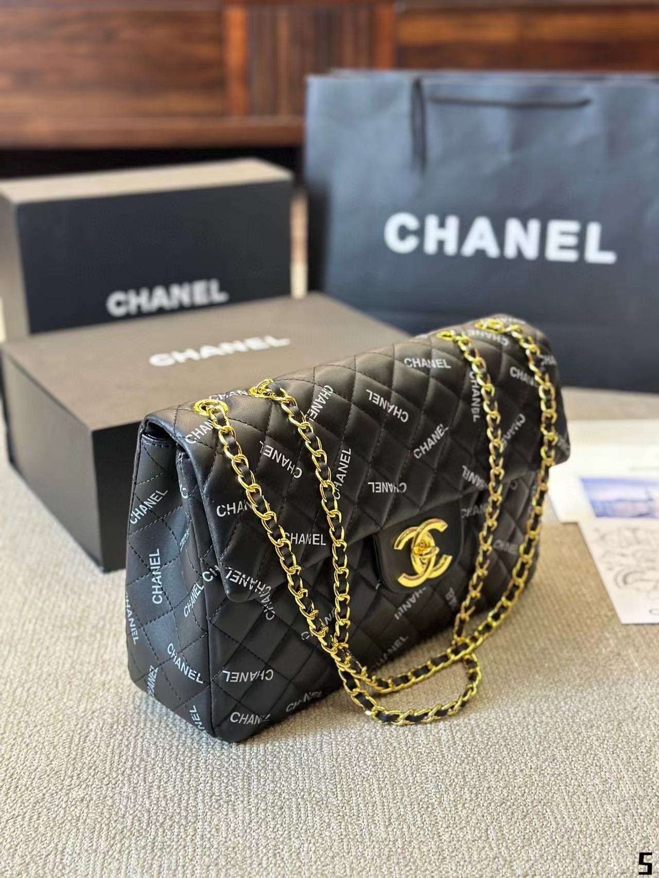 CHANE1 ブラック ゴールド レター チェーン ショルダー クロスボディバッグ【50％割引+送料無料】