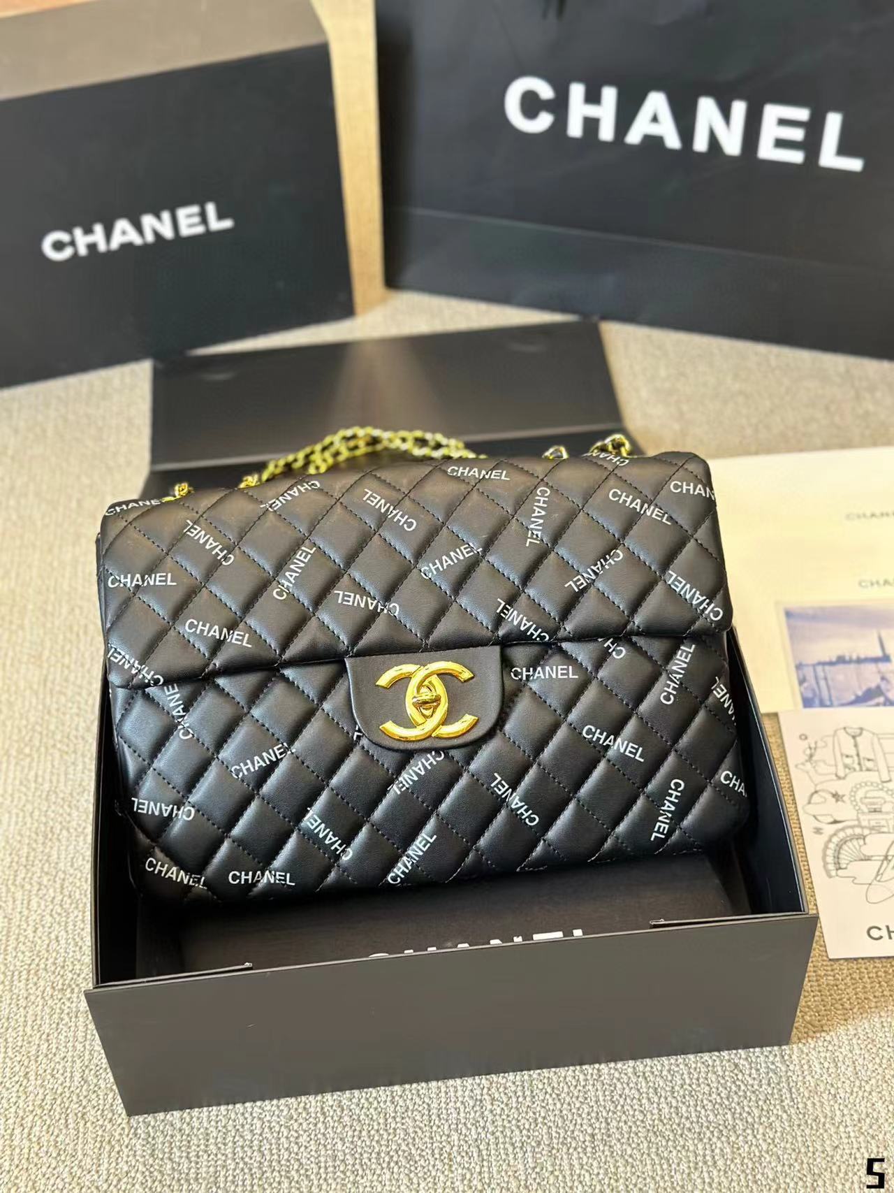 CHANE1 ブラック ゴールド レター チェーン ショルダー クロスボディバッグ【50％割引+送料無料】