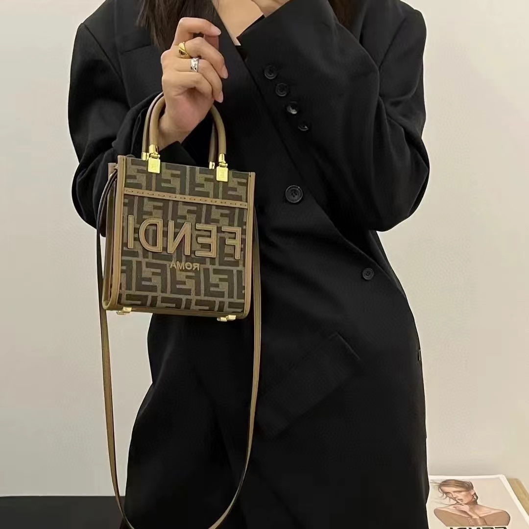 FEND1 FF 老眼ハンドバッグ【50％割引+送料無料】