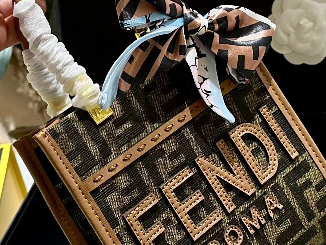 FEND1 FF 老眼ハンドバッグ【50％割引+送料無料】