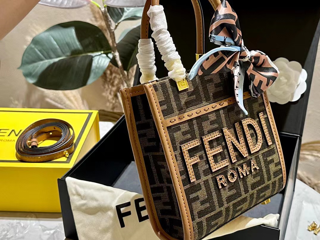 FEND1 FF 老眼ハンドバッグ【50％割引+送料無料】