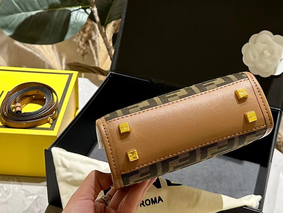 FEND1 FF 老眼ハンドバッグ【50％割引+送料無料】