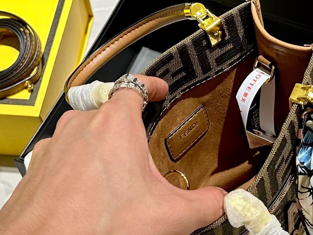 FEND1 FF 老眼ハンドバッグ【50％割引+送料無料】