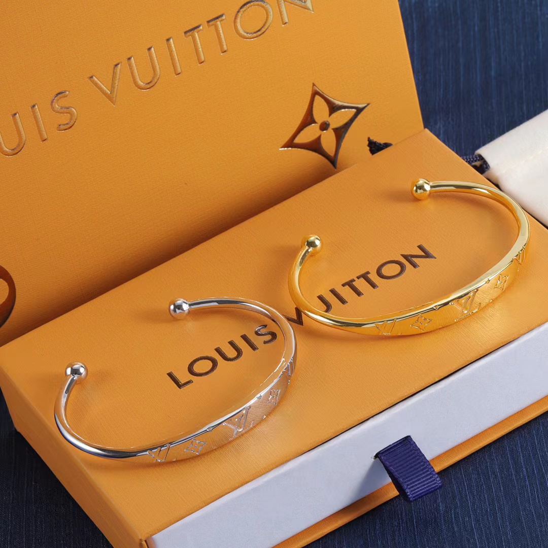 LV 四つ葉のクローバー ブレスレット【50％割引+送料無料】