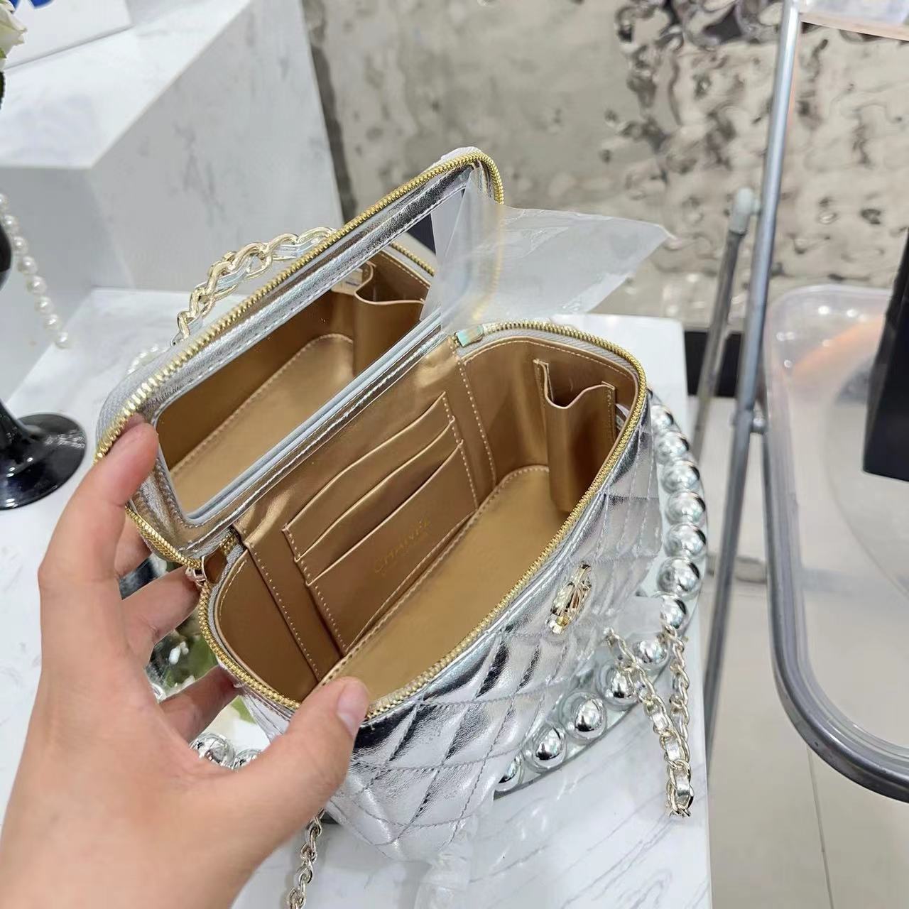 CHANE1 ロゴ レターハンドル ボックスバッグ【50％割引+送料無料】