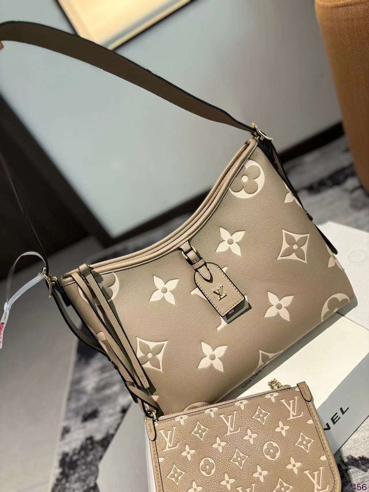 LV Carryall 脇の下のバッグ【50％割引+送料無料】
