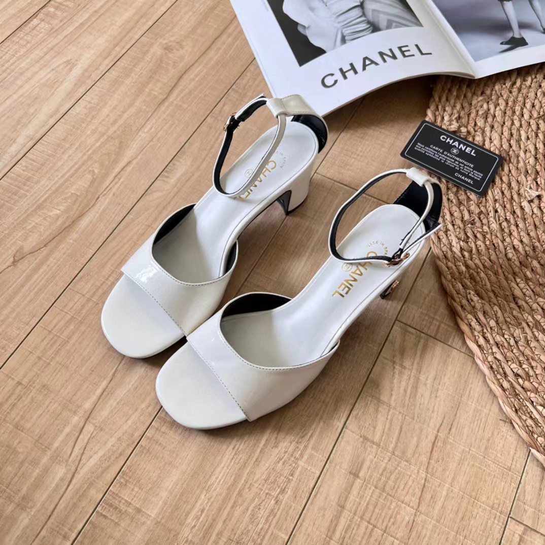 CHANE1 パテントレザー ハイヒール サンダル【50％割引+送料無料】