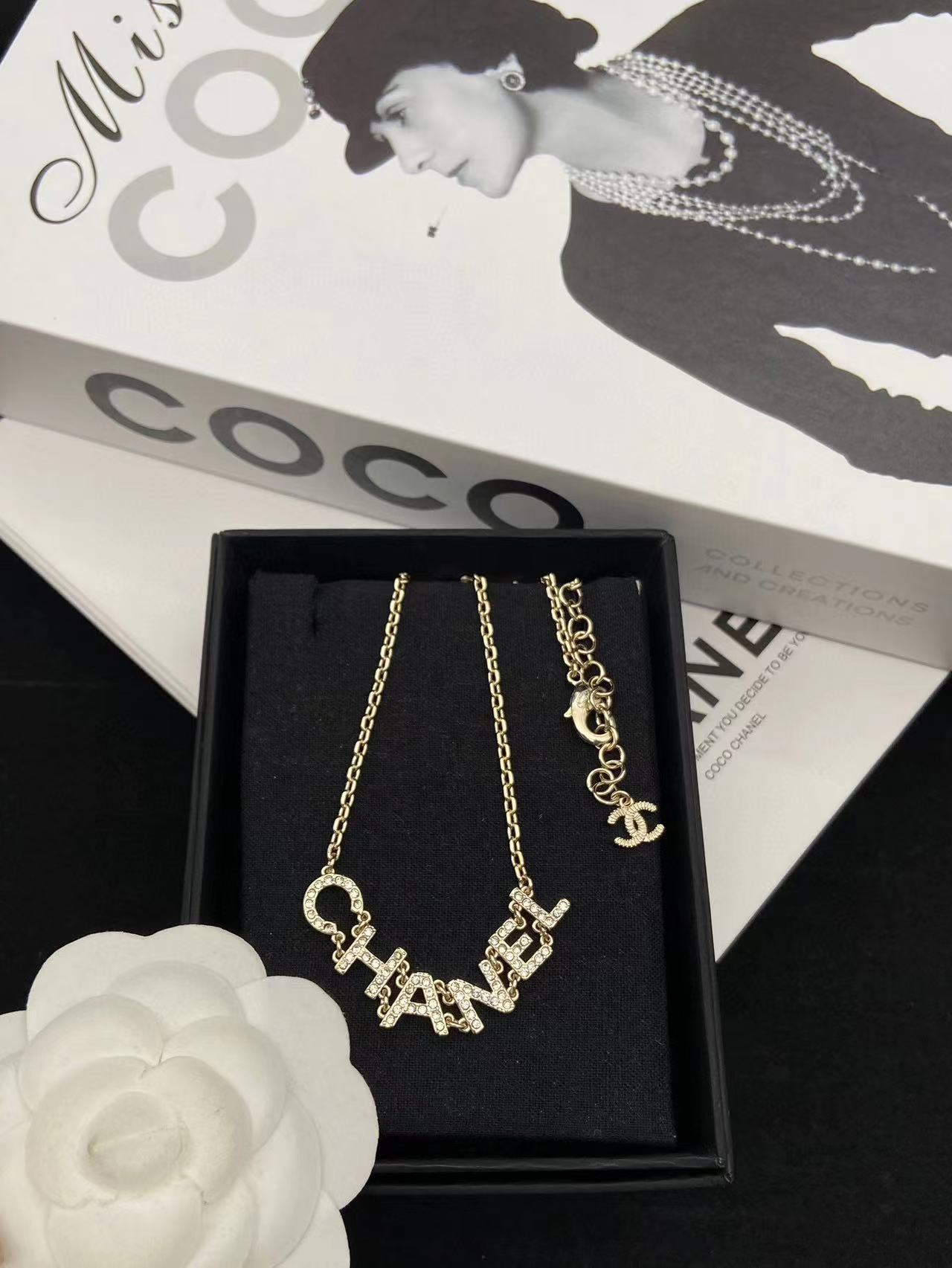 CHANE1 ダイヤモンドレタースタッドピアス+ブレスレット+ネックレスの3点セット【50％割引+送料無料】