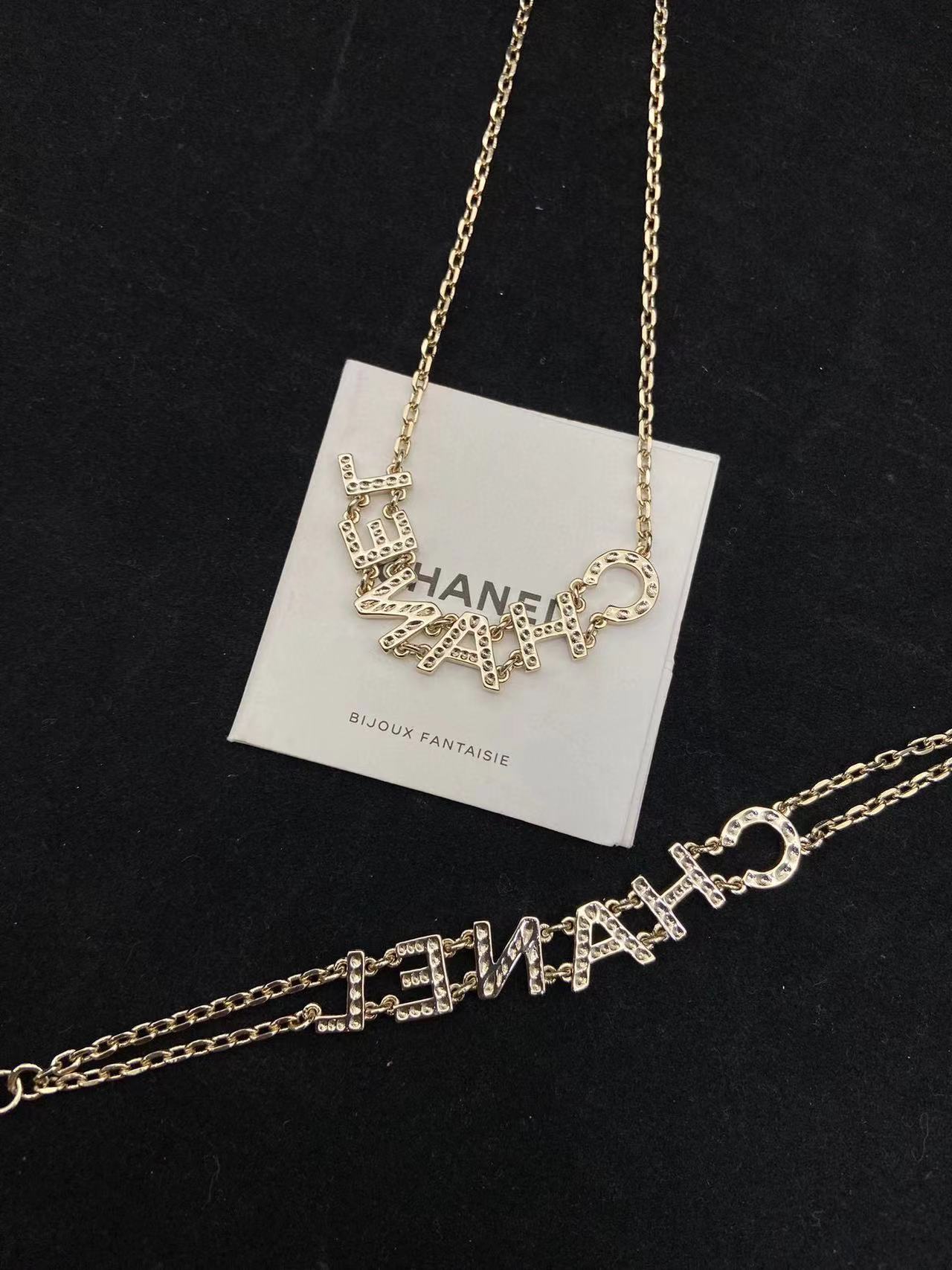 CHANE1 ダイヤモンドレタースタッドピアス+ブレスレット+ネックレスの3点セット【50％割引+送料無料】